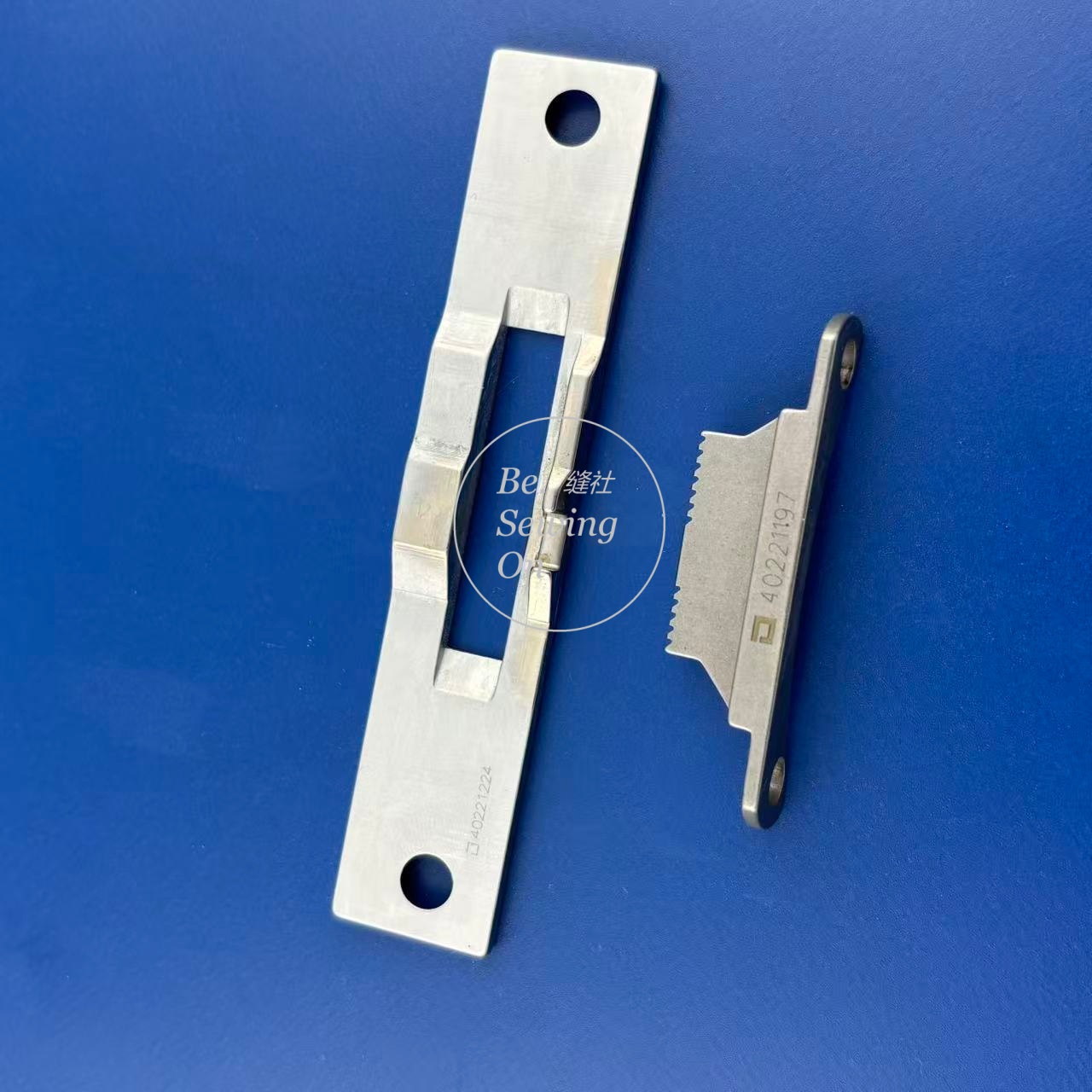 402-21224 Throat Plate 402-211 - Leather Needle Heavy review and price