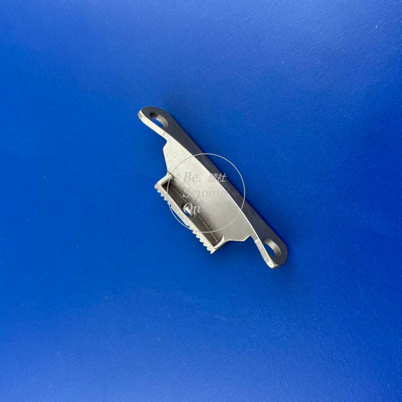 402-21224 Throat Plate 402-211 - Leather Needle Heavy review and price